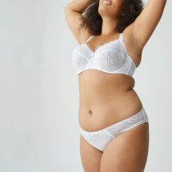 Slip Star White Luccia -Bestform Lingerie BL02409 016 WEB 31 ba256f8d d5fb 48e9 9a76 6e0ef3b60b3e