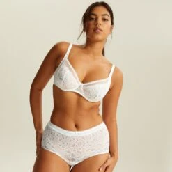 Soutien-gorge Emboîtant Avec Armatures Ivoire CAPRI -Bestform Lingerie BL14500 011 WEB 3 781ba637 0195 4b3a ae7b 69441e8f0ac7